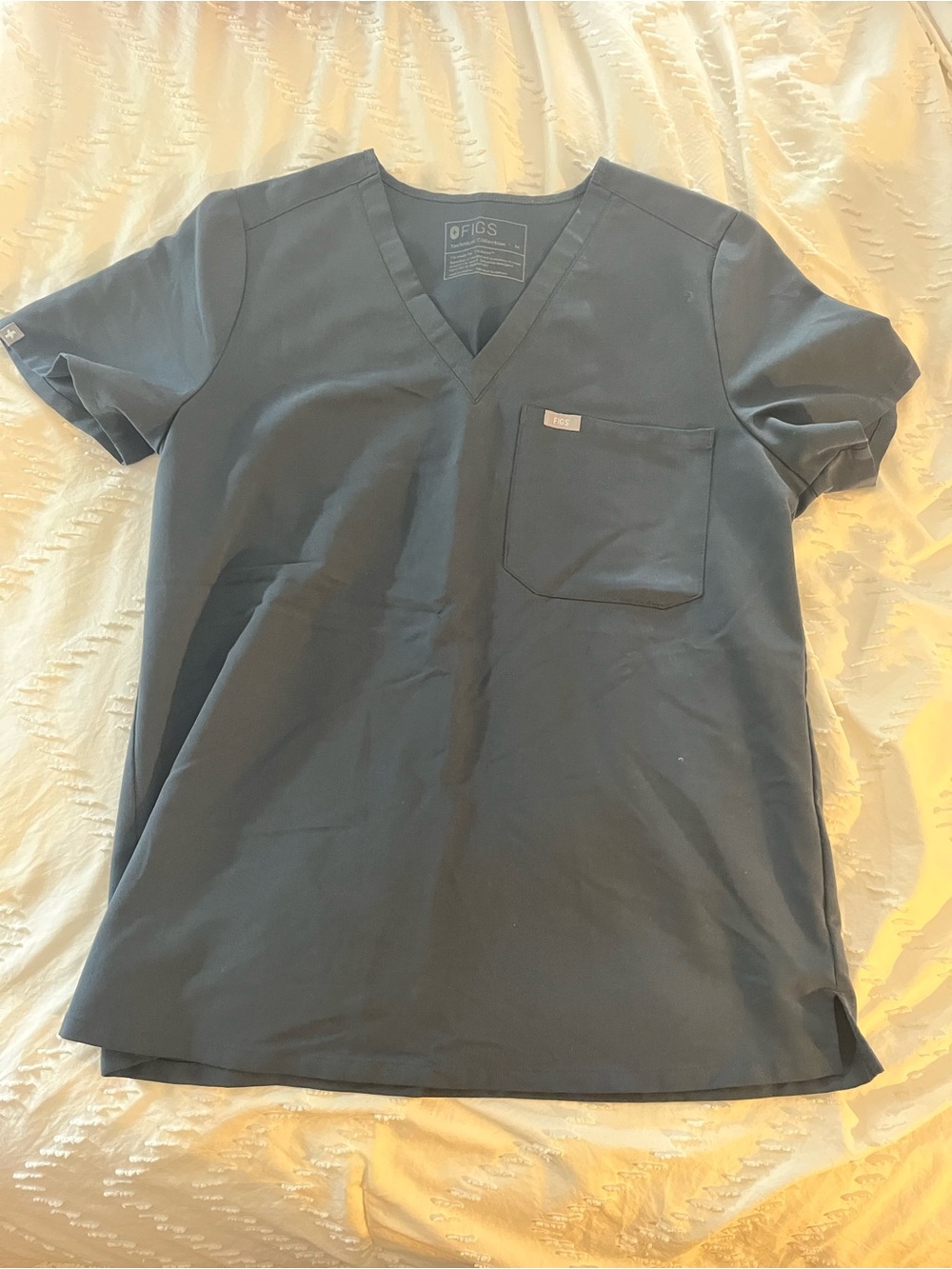 FIGS women’s scrubs set